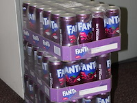Drie trays met fanta cassis. tht 2-2027. - afbeelding 2 van  2