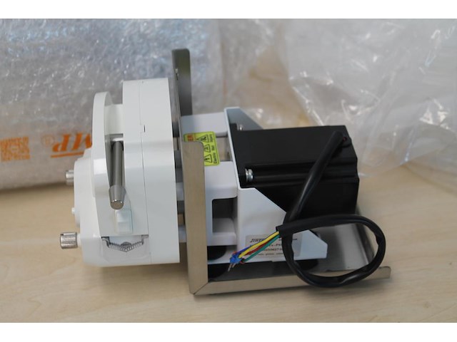 Drie vloeistofpompen jihpump 253yx met diverse slangen. - afbeelding 3 van  3