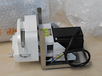 Drie vloeistofpompen jihpump 253yx met diverse slangen. - afbeelding 3 van  3