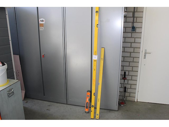 Drie waterpassen w.o. stabila 200 cm. - afbeelding 1 van  2