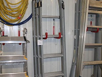 Driedelige gevel/puntladder dirks dgp 566 met 3 x 6 treden. - afbeelding 2 van  2