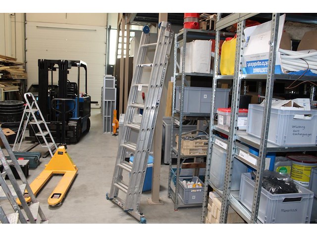 Driedelige ladder alumexx 3 x 8 treden. - afbeelding 1 van  3