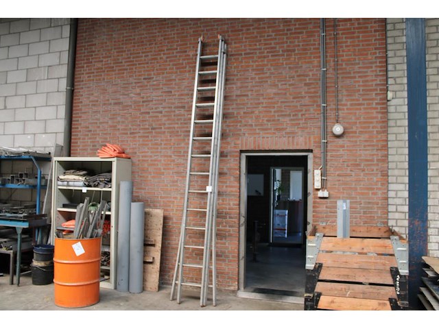 Driedelige ladder wienisse. 3x 14 treden. - afbeelding 1 van  2