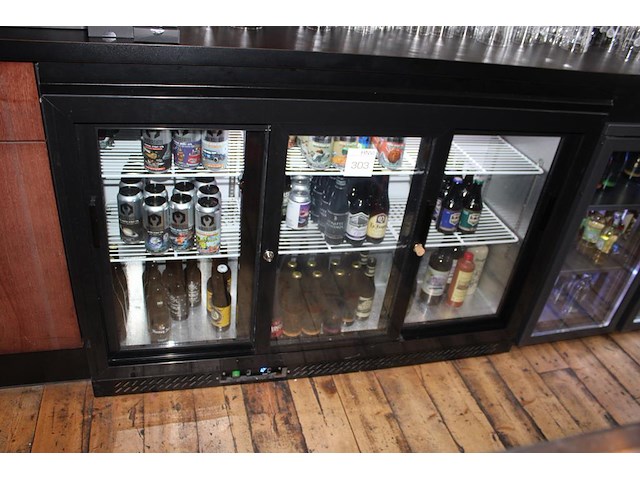 Driedeurs koeling nn type sc315sda. bouwjaar onbekend. afmeting 135 x 55 x 91 cm. let op excl. blikjes en o... - afbeelding 1 van  3