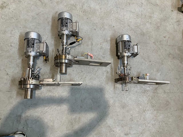 Driefasige asynchrone elektromotor - reactor roeren (3x) - afbeelding 1 van  2