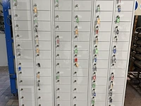 Drieledige lockerkast, sleutellockers, lichtgrijs
