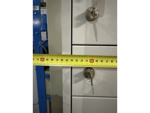 Drieledige lockerkast, sleutellockers, lichtgrijs - afbeelding 2 van  4