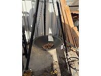 Driepoot met vuurschaal - afbeelding 3 van  3