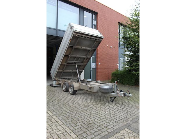Driezijdige kipper aanhanger humbaur htk 3000.37 met kenteken 84-ws-gp. - afbeelding 2 van  8