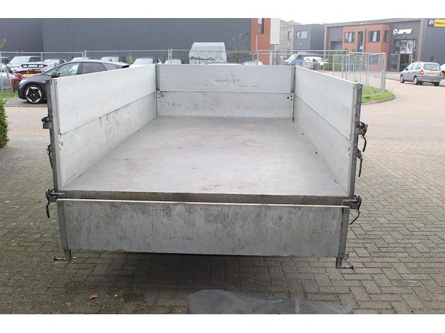 Driezijdige kipper aanhanger humbaur htk 3000.37 met kenteken 84-ws-gp. - afbeelding 6 van  8