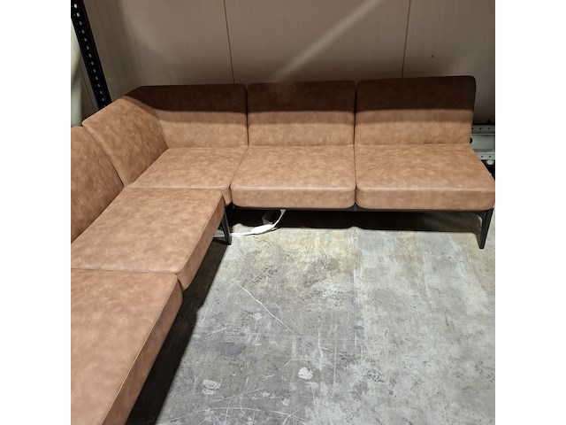 Driezitsbank met anderhalf zits bank, pedrali - afbeelding 3 van  9