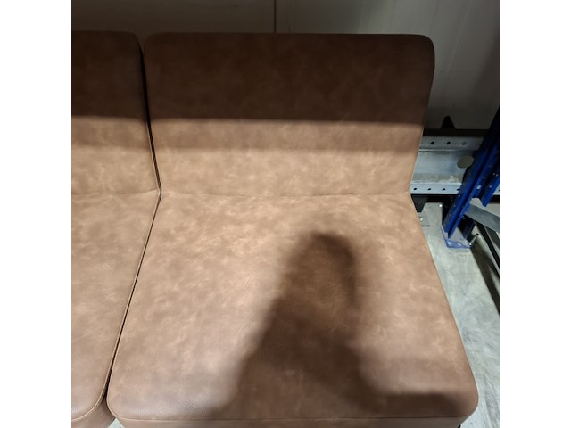 Driezitsbank met anderhalf zits bank, pedrali - afbeelding 4 van  9