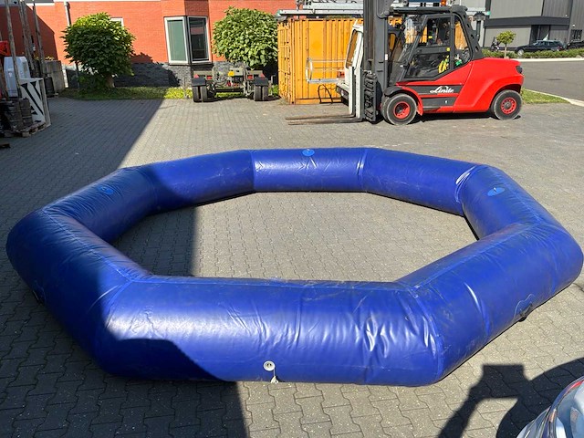 Drijvende opblaasbare arena - afbeelding 2 van  5