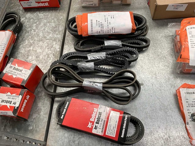 Drive belts (9x) - afbeelding 1 van  2