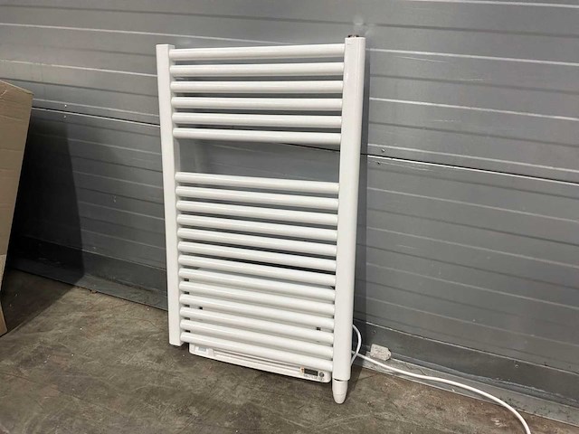 Drl v elektrische badkamerradiator blow 500w - afbeelding 1 van  11