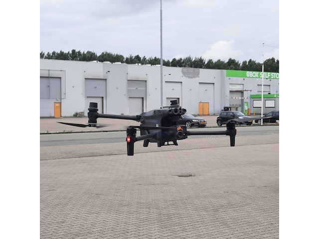 Drone, dji, matrice m30t - afbeelding 24 van  29