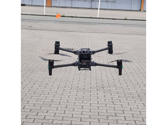 Drone, dji, matrice m30t - afbeelding 18 van  40
