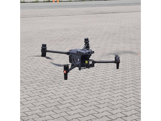 Drone, dji, matrice m30t - afbeelding 19 van  40