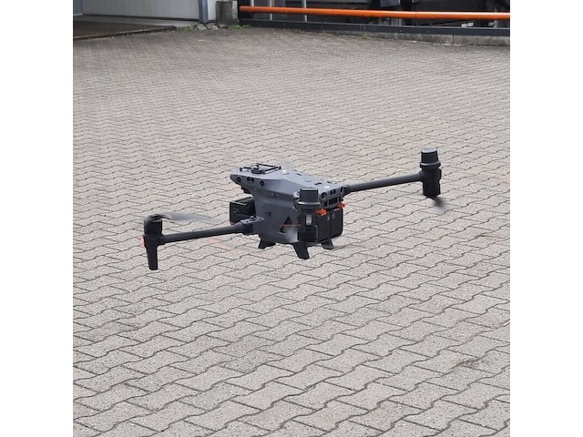 Drone, dji, matrice m30t - afbeelding 22 van  40