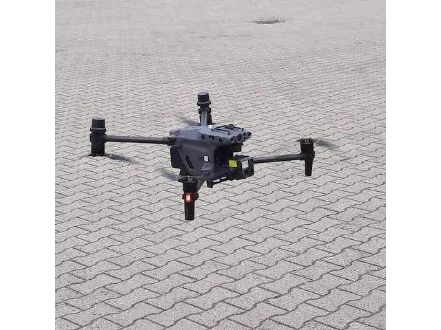 Drone, dji, matrice m30t - afbeelding 26 van  40