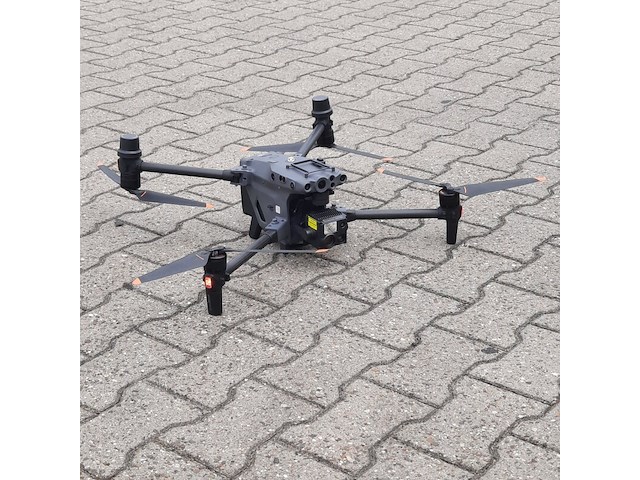 Drone, dji, matrice m30t - afbeelding 23 van  40