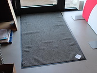 Droogloopmat met afmeting 147 x 87 cm. - afbeelding 1 van  2
