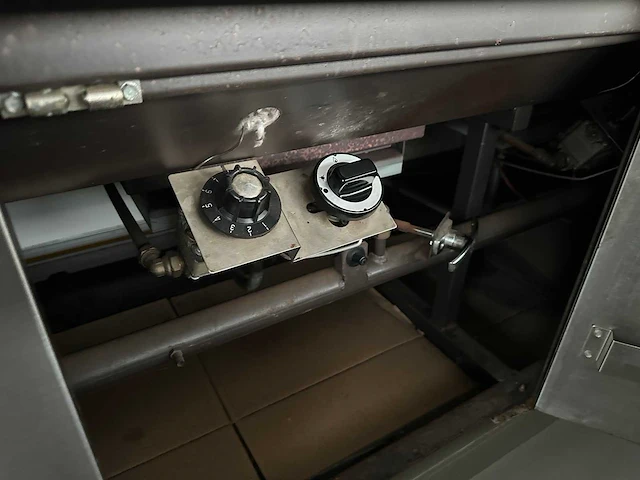 Drowa dr3503/2 frietaanhangwagen / foodtruck met grote koelcel 29-wf-dx - afbeelding 19 van  35