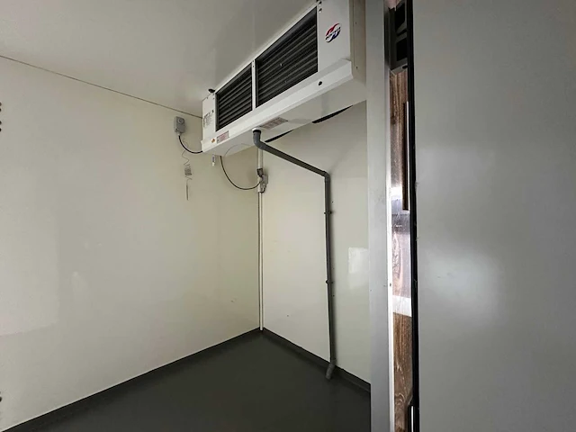 Drowa dr3503/2 frietaanhangwagen / foodtruck met grote koelcel 29-wf-dx - afbeelding 20 van  35