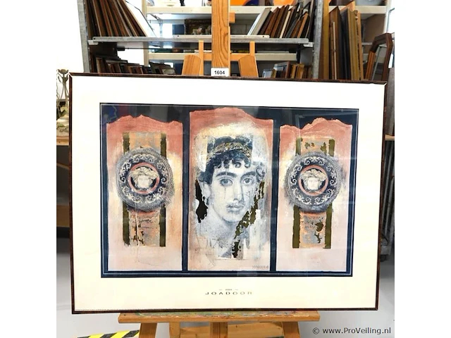 Druk getiteld classic ornament van de kunstenaar joadoor, gekenmerkt door een triptiekstijl met klassieke romeinse of griekse motieven - afbeelding 2 van  5