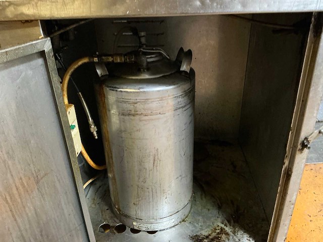 Drukspuit in rvs kast - afbeelding 5 van  8