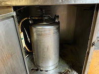 Drukspuit in rvs kast - afbeelding 5 van  8