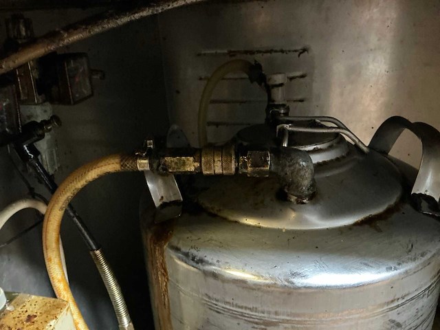 Drukspuit in rvs kast - afbeelding 6 van  8