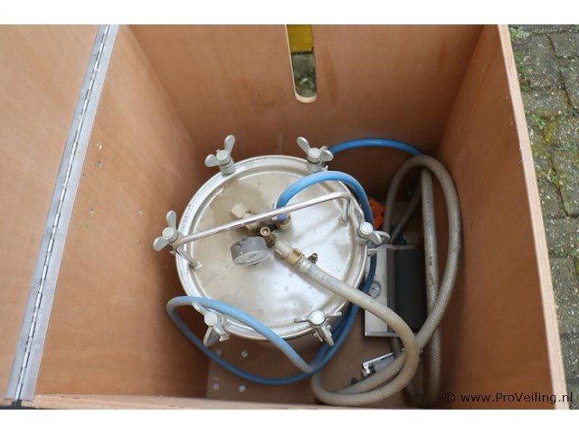 Drukvat voor verf in mobiele opbergkist - afbeelding 2 van  6