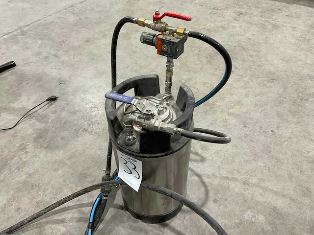 Drukvat(lijm) met slangen en spray pistool - afbeelding 3 van  5