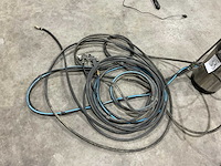 Drukvat(lijm) met slangen en spray pistool - afbeelding 4 van  5