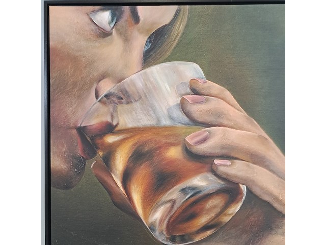 Drukwerk in lijst, reproductie van ina van zyl, lady taking a drink - afbeelding 3 van  5