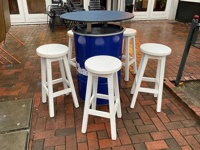 Drum tafel met barkrukken - afbeelding 1 van  8
