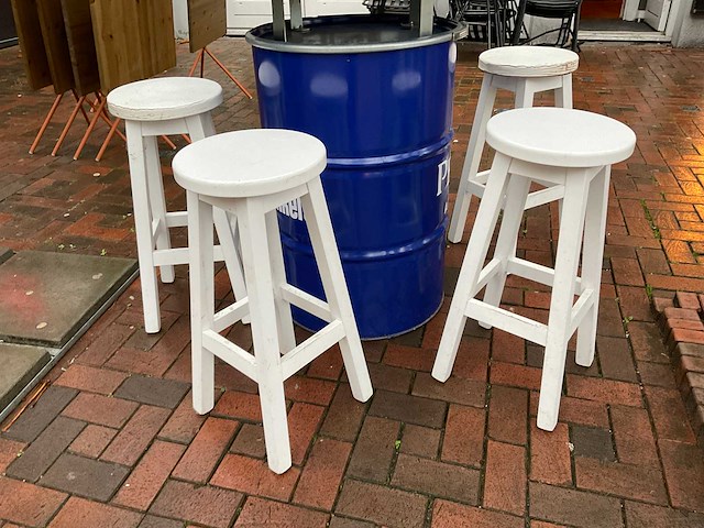 Drum tafel met barkrukken - afbeelding 3 van  8