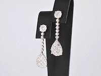 Druppelvormige oorhangers met briljant en princess diamanten - afbeelding 4 van  8