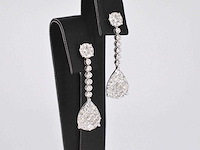 Druppelvormige oorhangers met briljant en princess diamanten - afbeelding 5 van  8