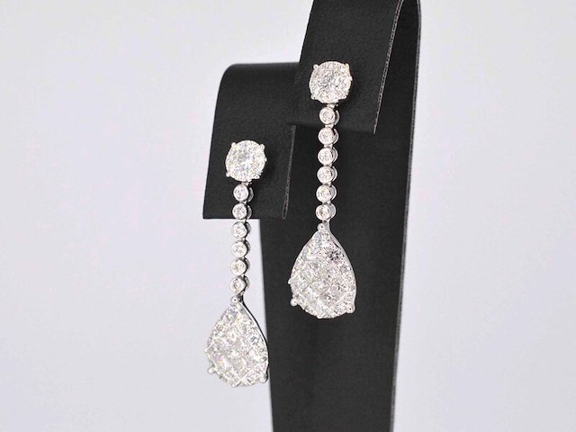 Druppelvormige oorhangers met briljant en princess geslepen diamanten - afbeelding 3 van  9