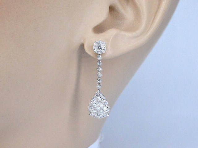 Druppelvormige oorhangers met briljant en princess geslepen diamanten - afbeelding 2 van  9