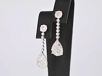 Druppelvormige oorhangers met briljant en princess geslepen diamanten - afbeelding 3 van  9