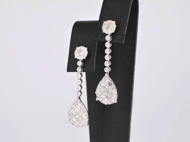 Druppelvormige oorhangers met briljant en princess geslepen diamanten - afbeelding 3 van  9