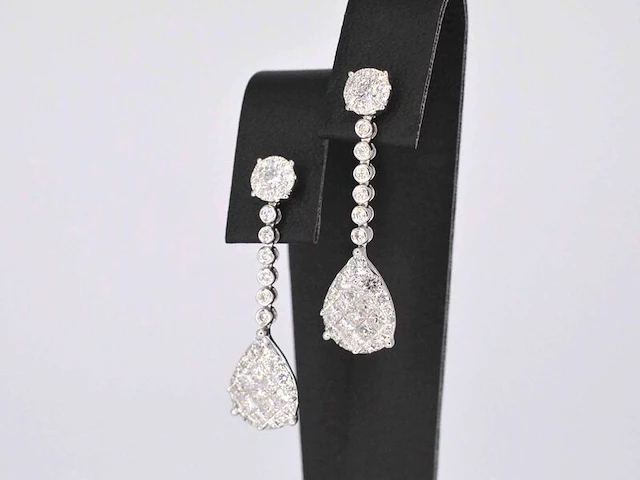 Druppelvormige oorhangers met briljant en princess geslepen diamanten - afbeelding 3 van  9