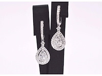 Druppelvormige oorhangers met briljant geslepen diamanten - afbeelding 1 van  10