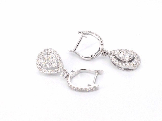 Druppelvormige oorhangers met briljant geslepen diamanten - afbeelding 9 van  10