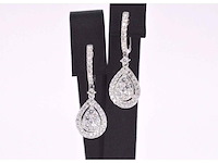 Druppelvormige oorhangers met briljant geslepen diamanten - afbeelding 1 van  10