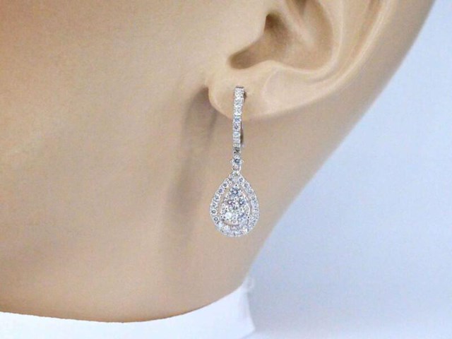 Druppelvormige oorhangers met briljant geslepen diamanten - afbeelding 3 van  10