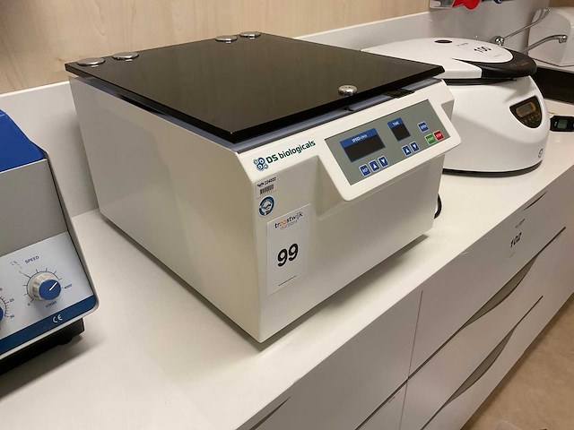 Ds biologicals centrifuge machine - afbeelding 3 van  4